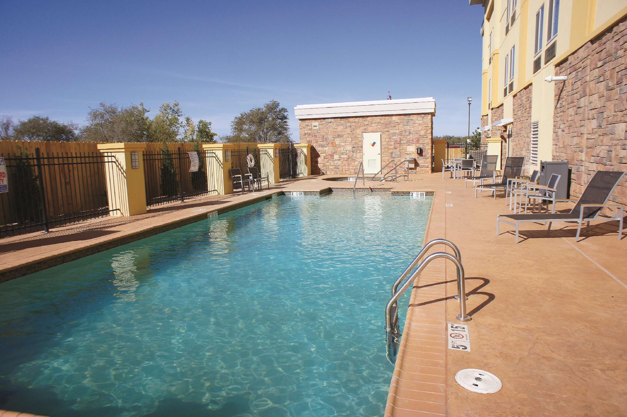 La Quinta By Wyndham Elk City Bagian luar foto